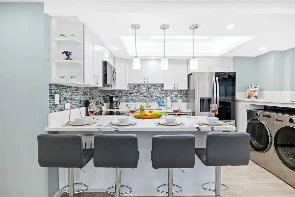 Scandia Tower Condo with 2BR and 2BA with Parking