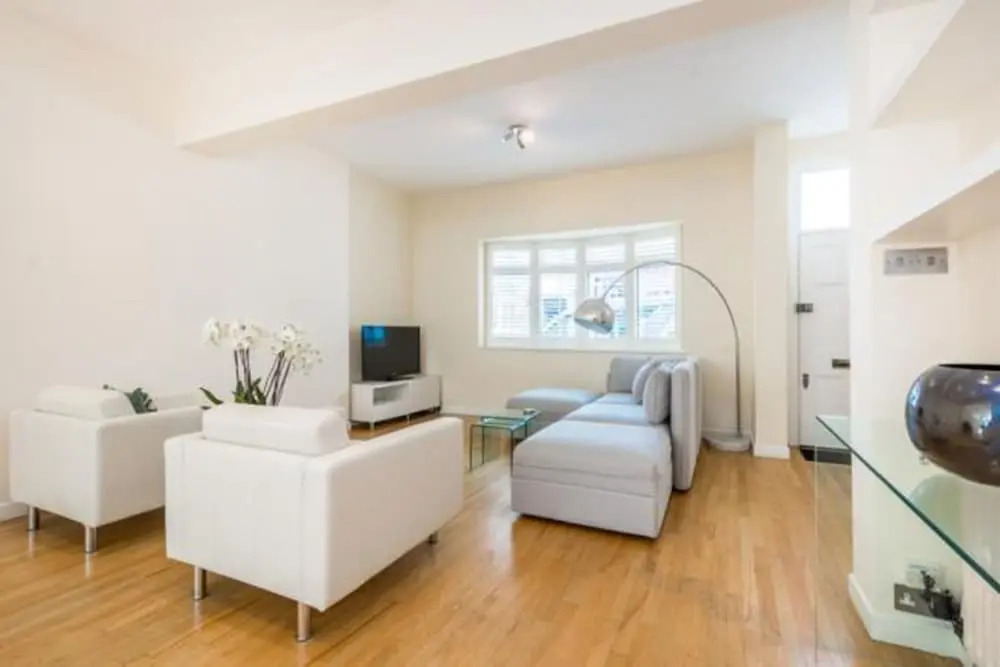 Logan Mews by Lime Street