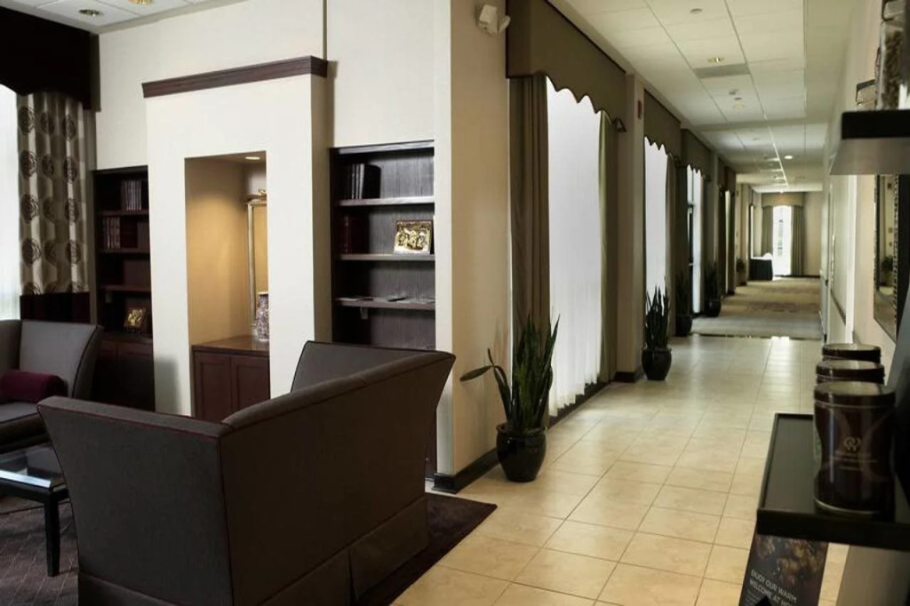 DoubleTree by Hilton Charlotte Airport