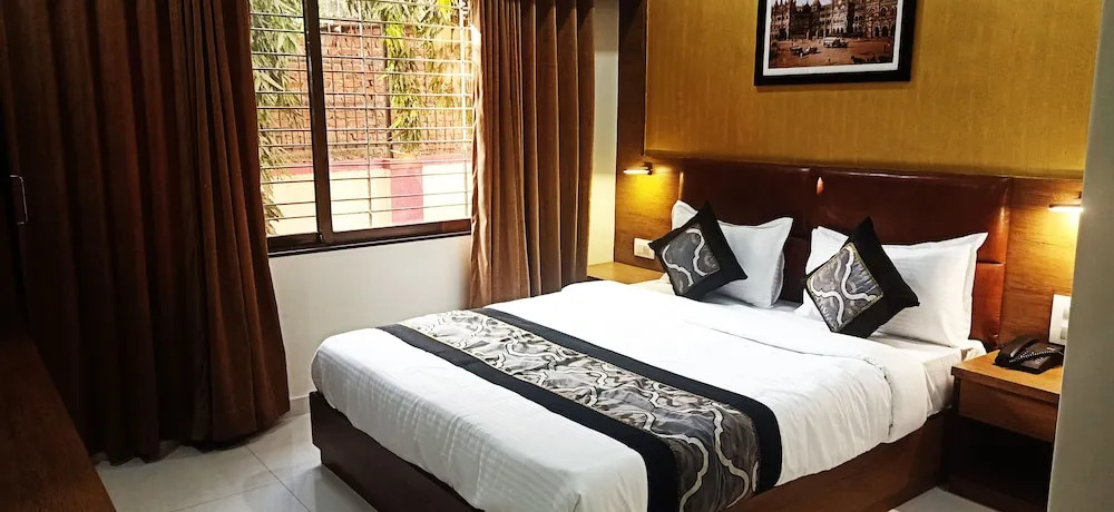 Deluxe Inn