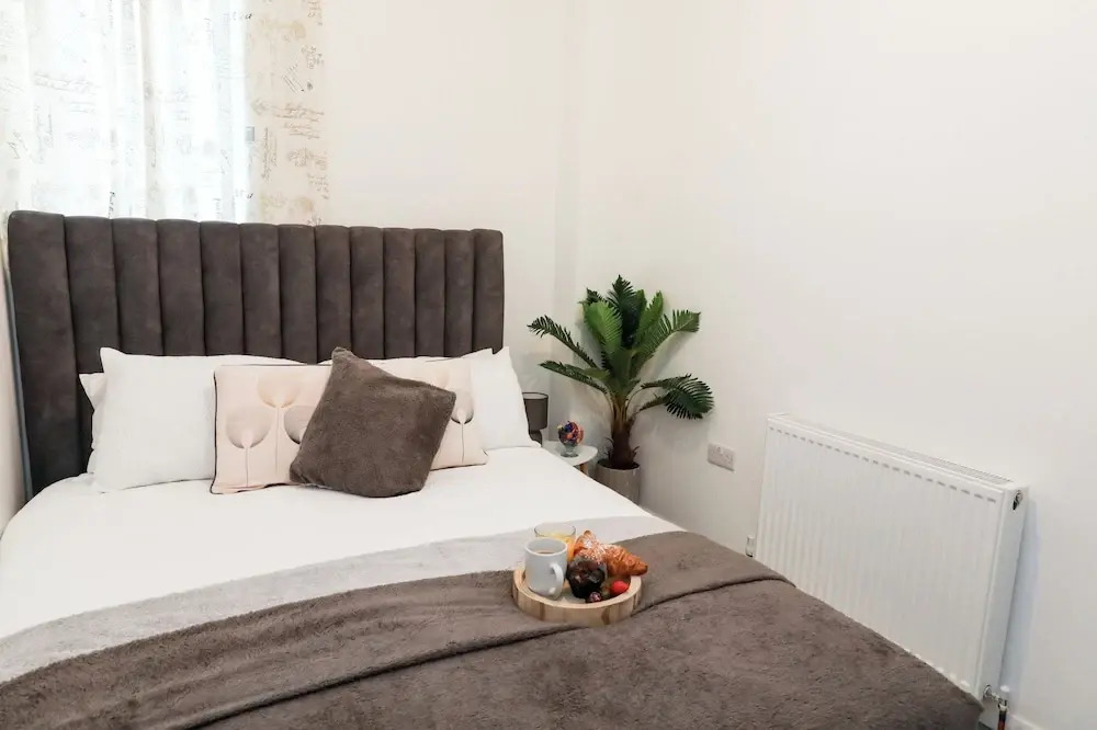 Victoria Road Apartment in Stoke