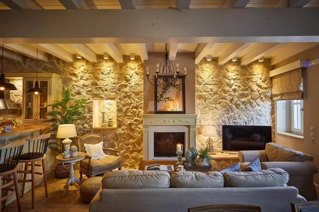Village House Lianelia Boutique