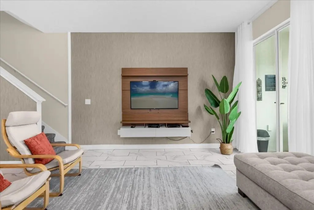 5 Bd 4 Ba Paradise Palms 8869 Cp