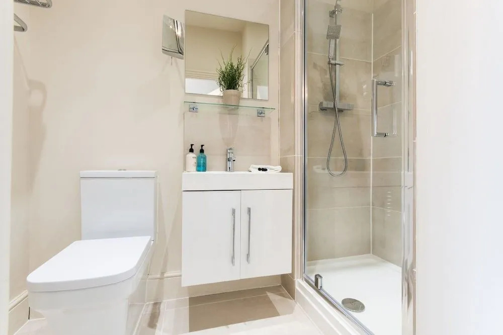 April House Weybridge - Boutique Guesthouse