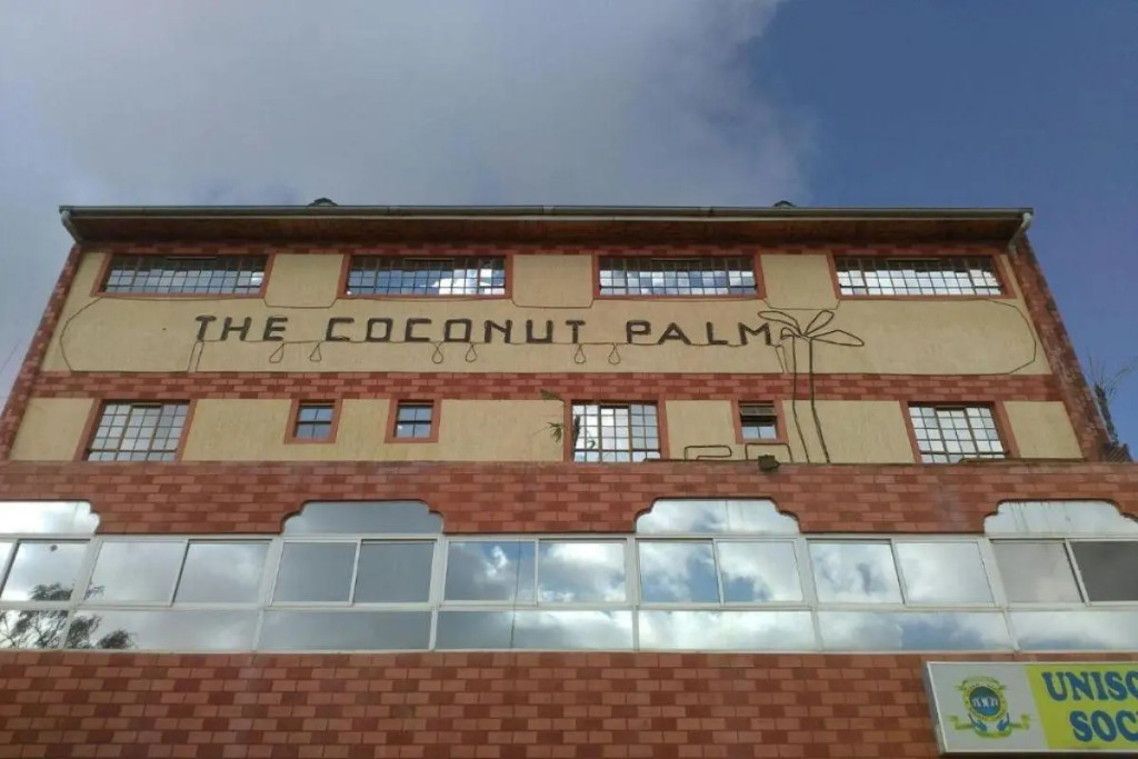 Coconut Palm Hotel
