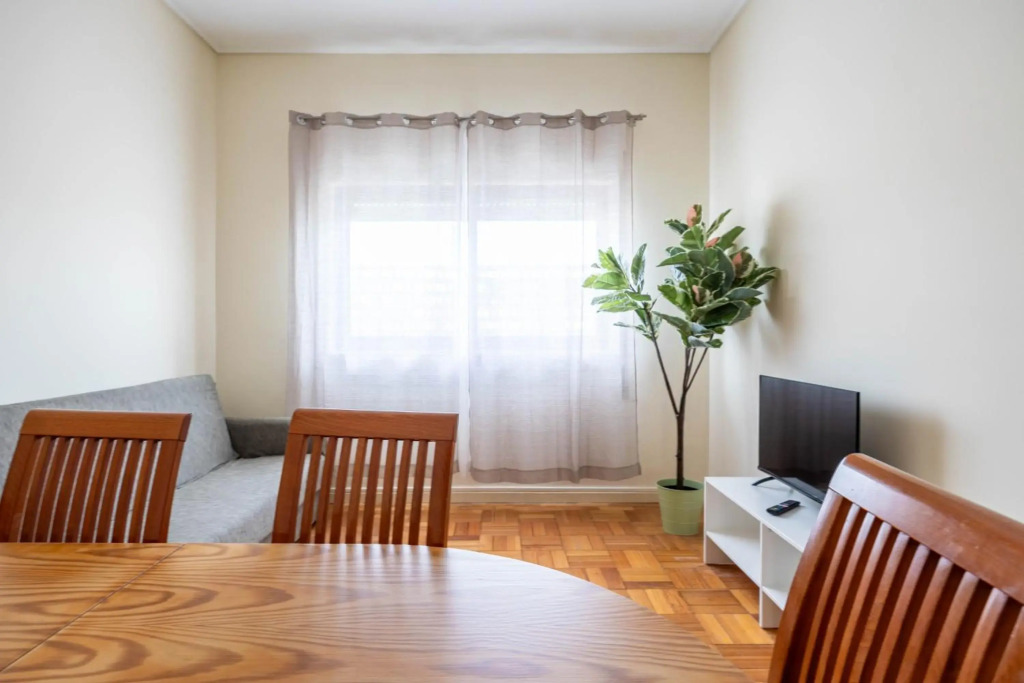 Convenient 3-Bedroom Apartment next to Bom Sucesso