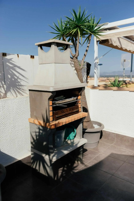 Stunning 2 bedroom apartment with Pool View