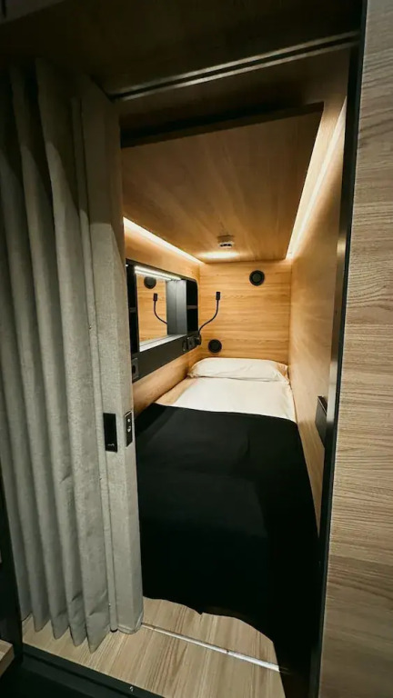 GettSleep Madrid Capsules - Terminal T4S, Departures