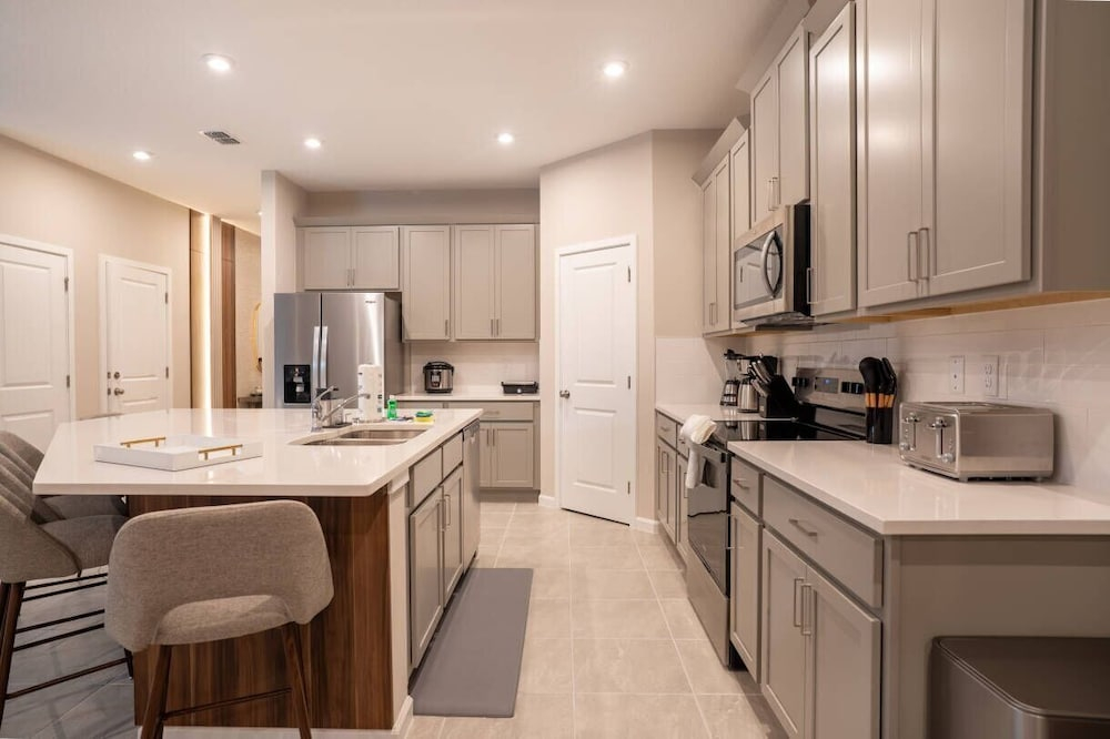 8BR Home w/ Theater & Pool Solara Resort