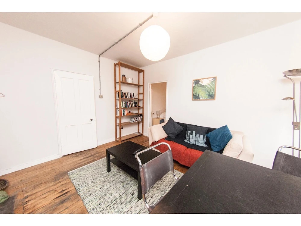 Fantastic Property for 4 in the Heart of London