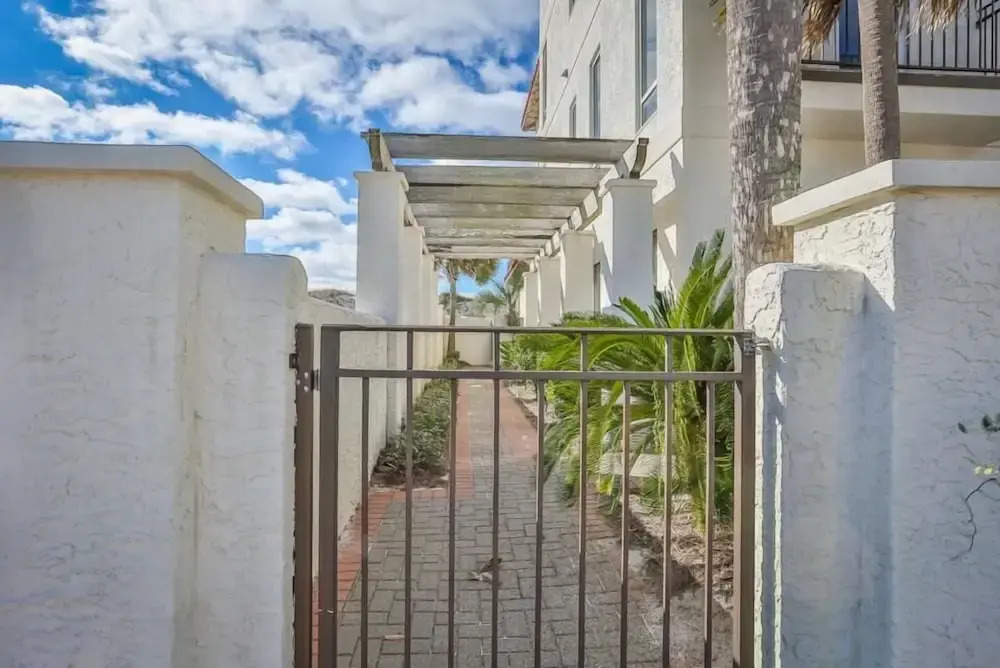 Vista Bella del Mar 5 Bedroom Holiday Home by Five Star Properties