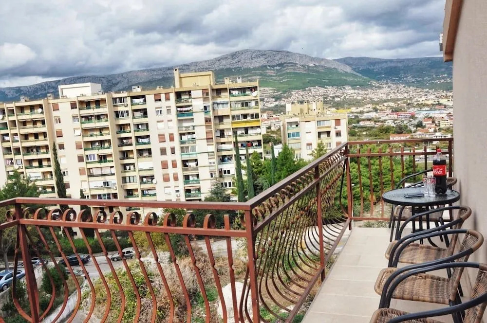 Apartment Doni