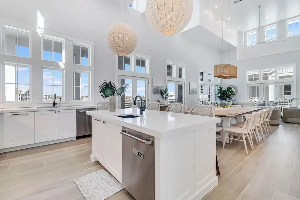 Lakeside Luxury 230 LAK