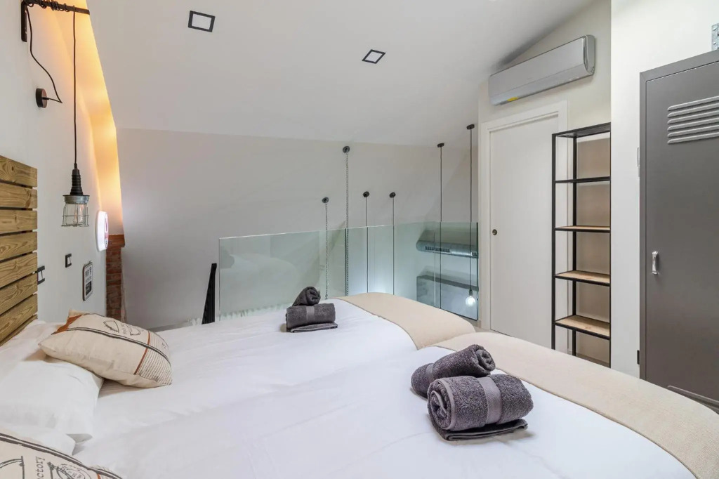 Flatguest Industrial Loft by Marina Suites - SCOOTERS - WIFI