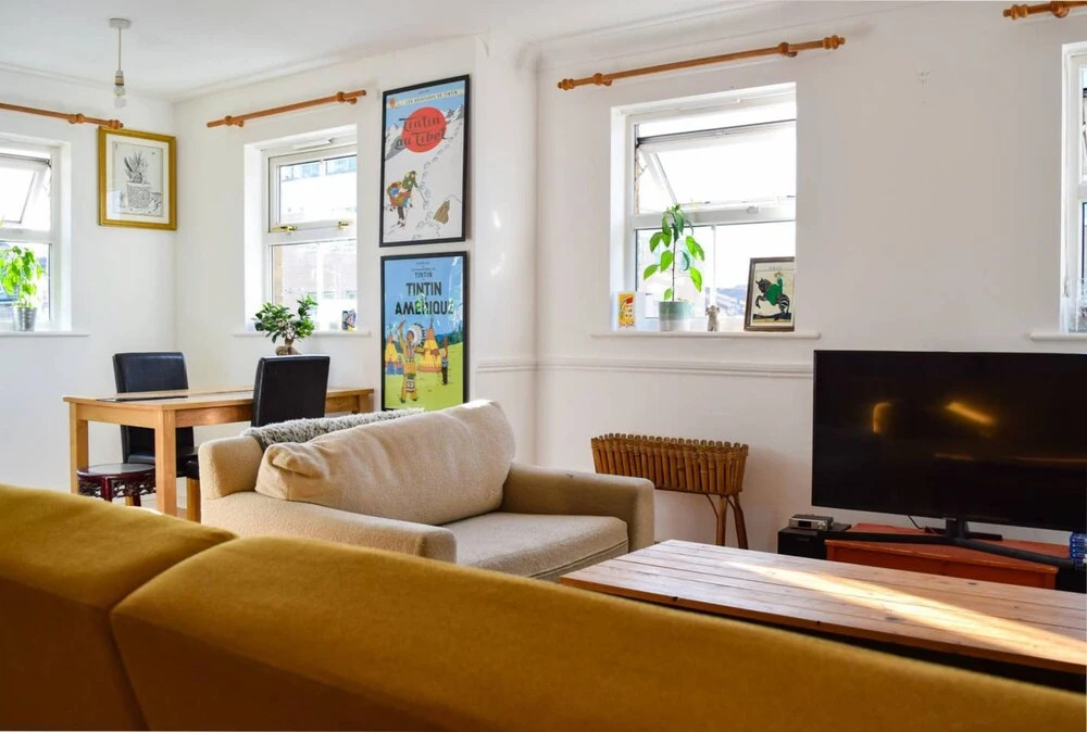 Hip 2 Bedroom Flat Near Peckham High Street