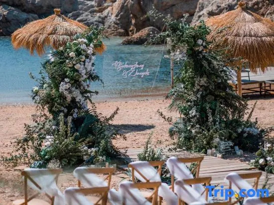 Dalian Sishi Jingyu Beach Resort Hotel