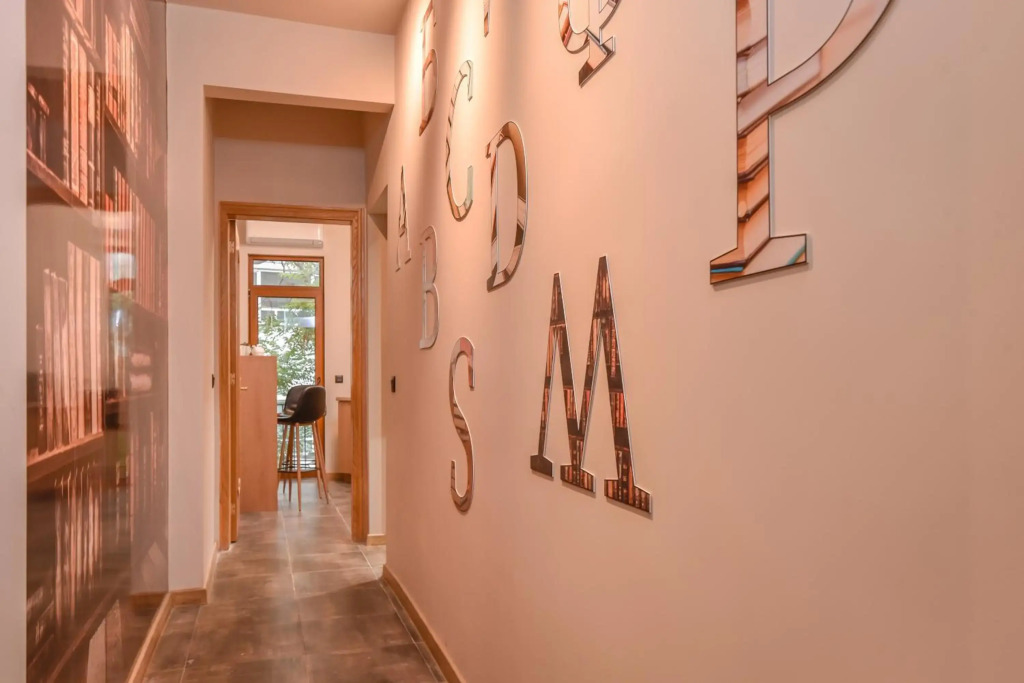 Sofia Dream Apartment - The Library - 3-BDR, 2-BTHR