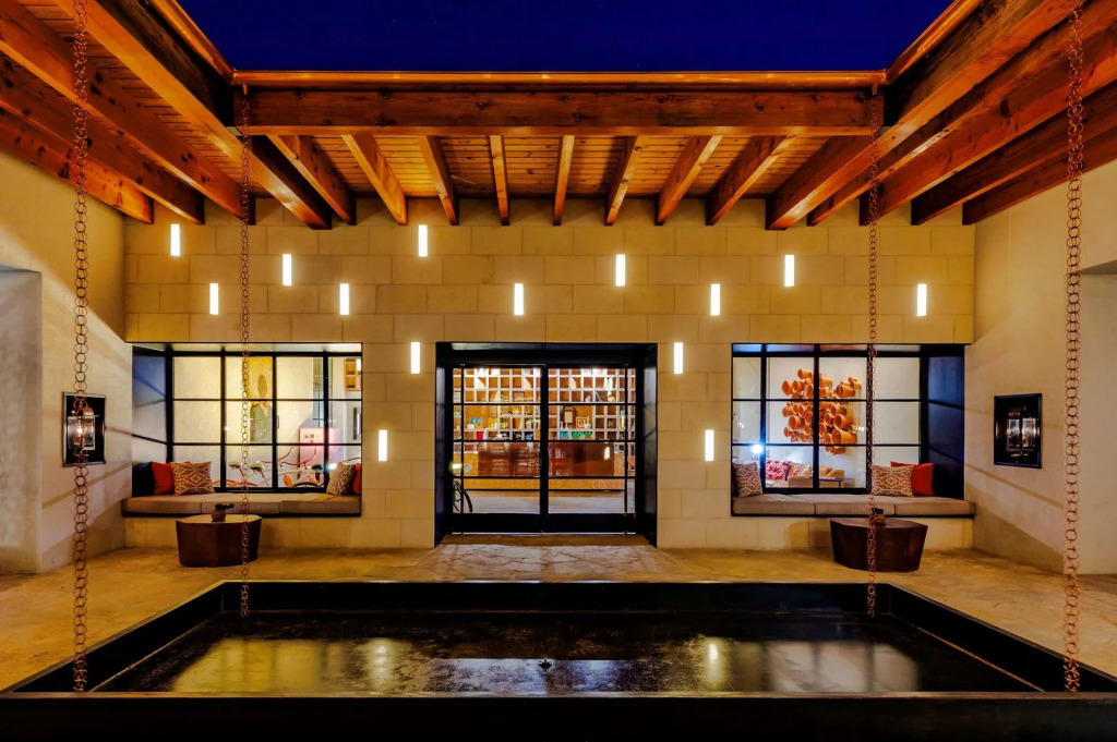 Texican Court, by Valencia Hotel Collection