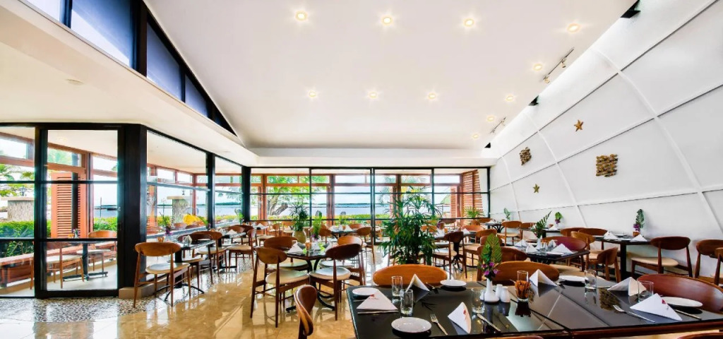Tanoa Waterfront Hotel