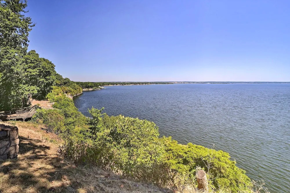 Grand Lake Views + Fire Pit: Monkey Island Home!