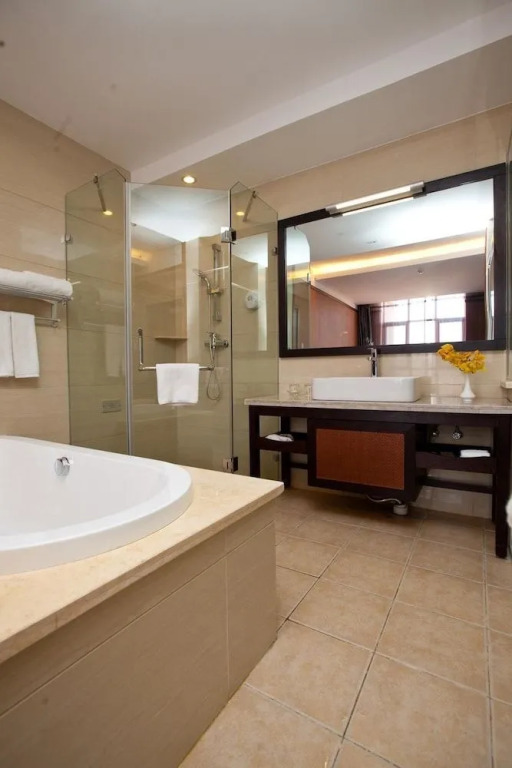 Kunming Maple Palace Hotel