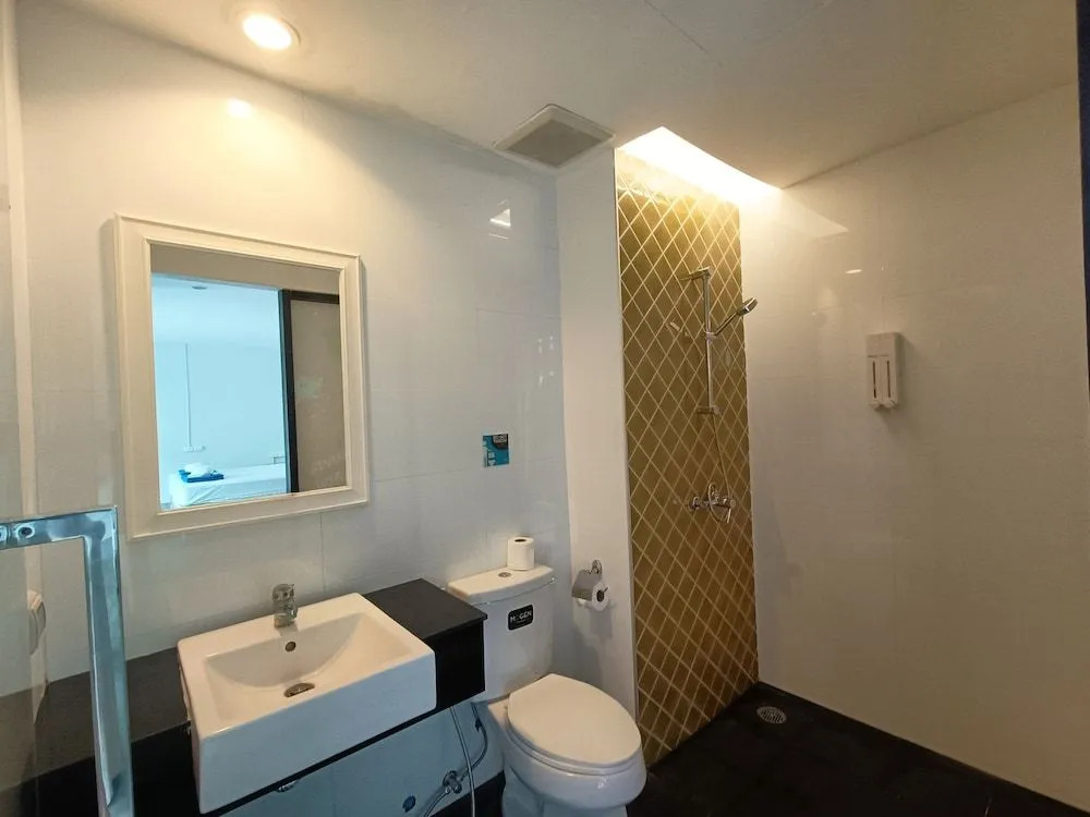 Slumber Surf Phuket Kata