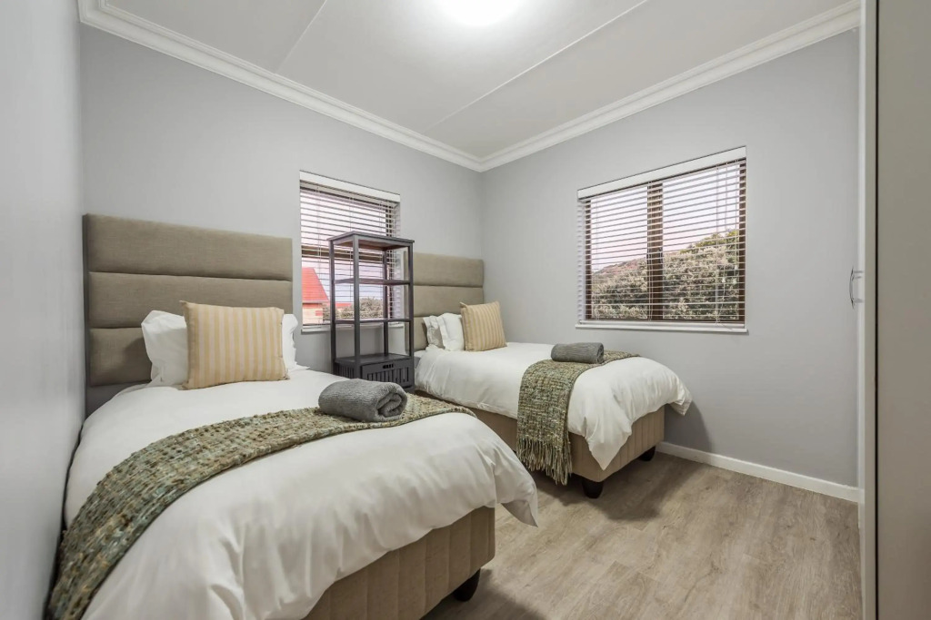 Beacon Wharf , George Hay 6 Seafront Accommodation