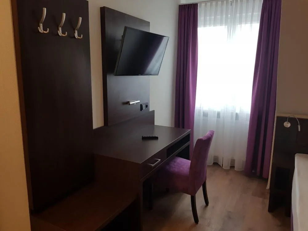 ates Hotel Lampertheim by AURUM