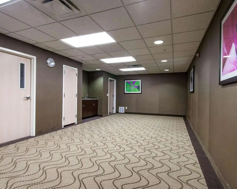 Comfort Suites Tulsa Central