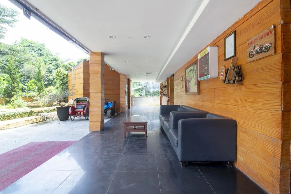 Bwalk Hotel by OYO Rooms