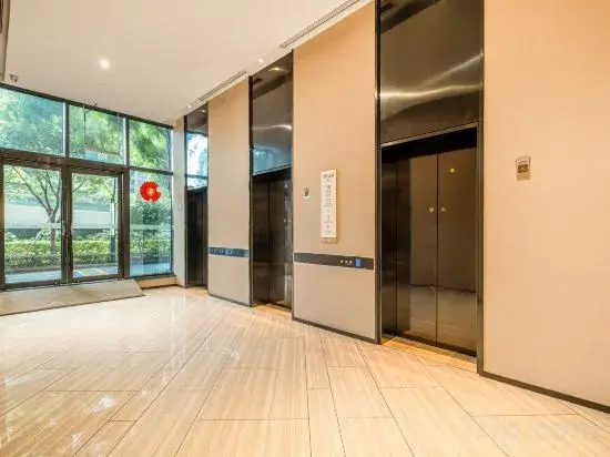 Hangzhou Junshang Yunyi Hotel (Chihua Street Subway Station)