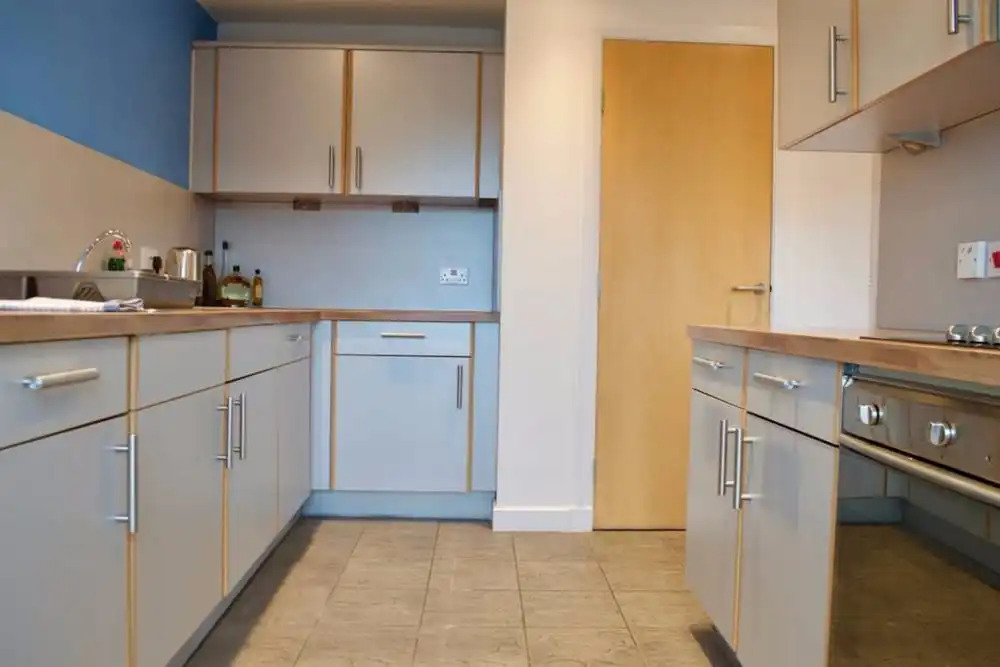 3 Bedroom Apartment With Private Roof Terrace