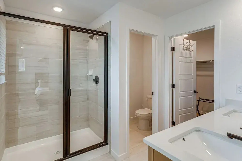Great for Families! Newly Built Home in Aurora