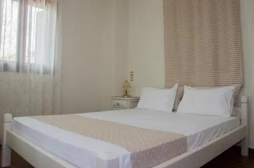 Paradise Studios & Apartments