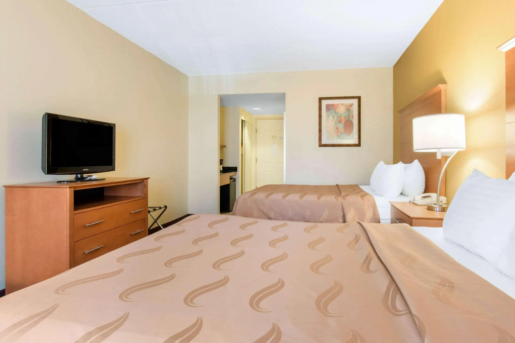 University Hotel & Suites Shippensburg, Trademark by Wyndham
