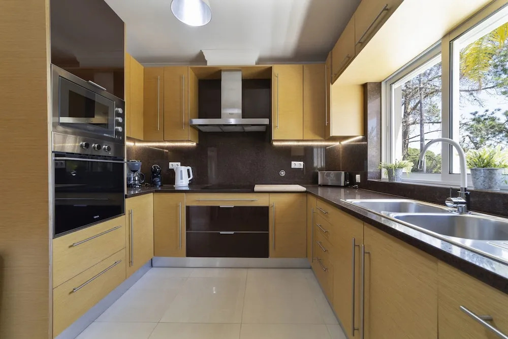 Duma in Albufeira With 4 Bedrooms and 4 Bathrooms