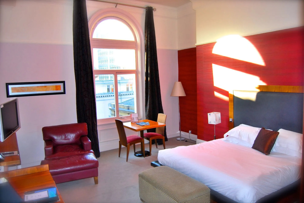 62 Castle Street Hotel