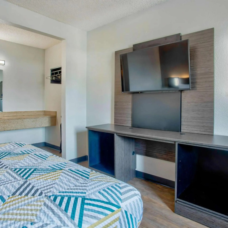 Motel 6-Salem, OR