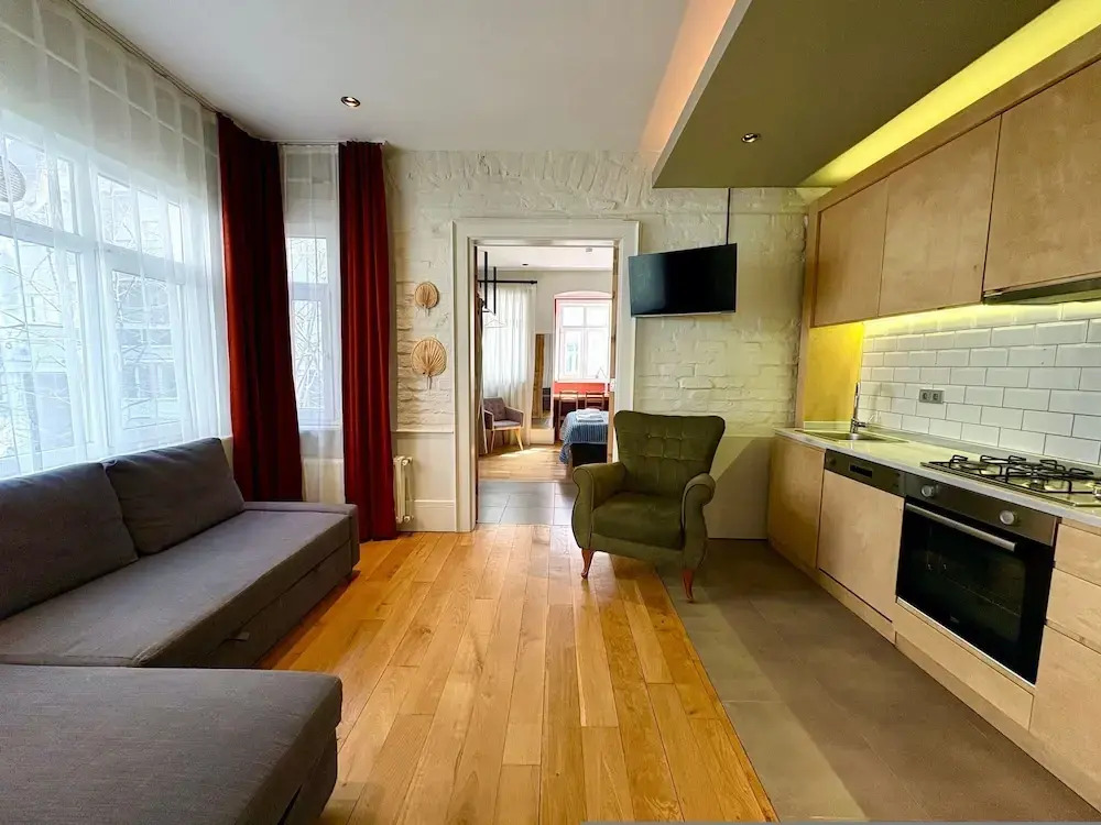 Galata Port Flats Chakra 3