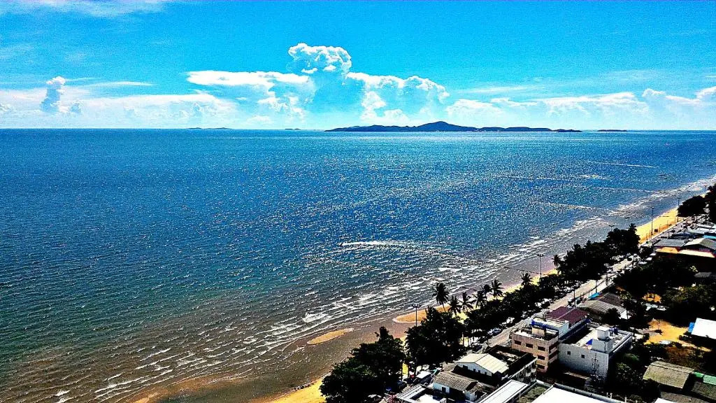 Large Studio,Fantastic Sea View, 55 m2 Jomtien beach.100m Beach. Swimming Pool.