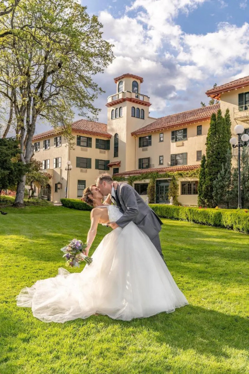 Columbia Gorge Hotel & Spa