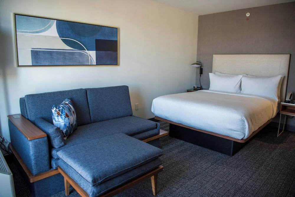 Courtyard By Marriott Lake City