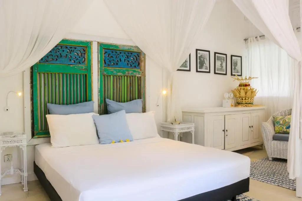 Chanteak Bali - White House 1