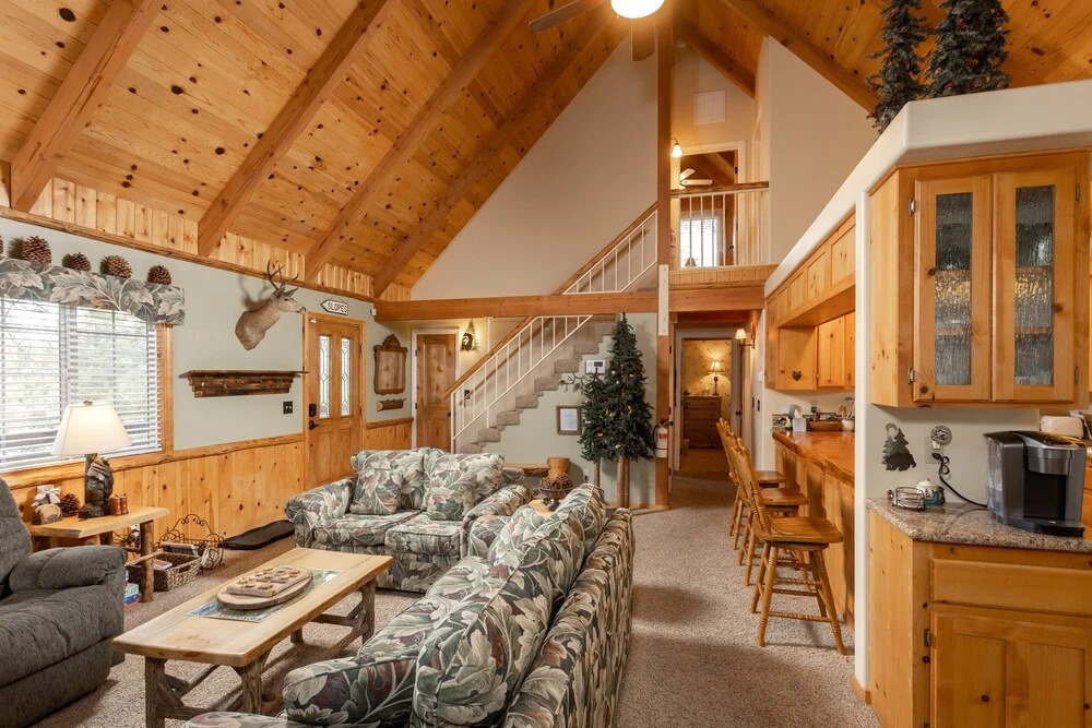 2003-chalet House 3 Bedroom Home by Redawning
