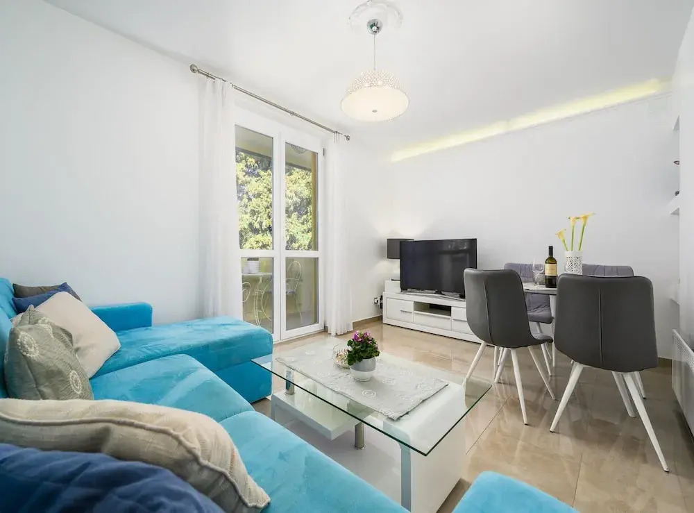 Premium Apartment With Patio