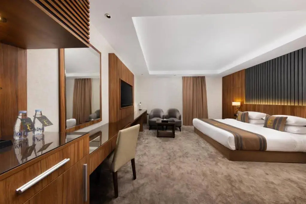 E Hotel