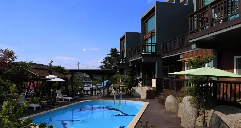Gapyeong Sol Morning Pension (beam projector individual barbecue)