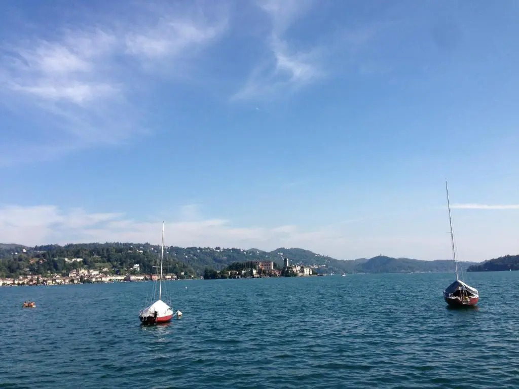 emy lake orta