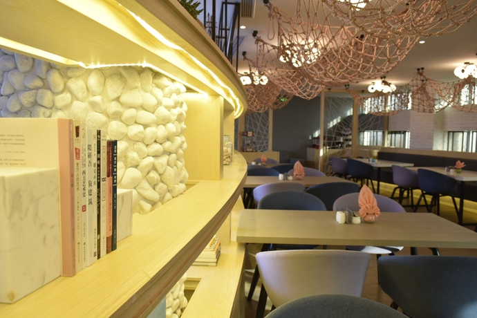 Atour Hotel Qingdao Olympic Sailing Center May Fourth Square