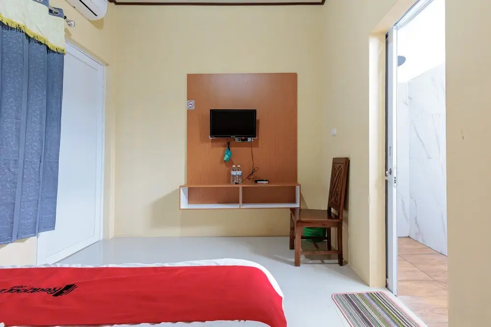 RedDoorz near Waterworld Lampung